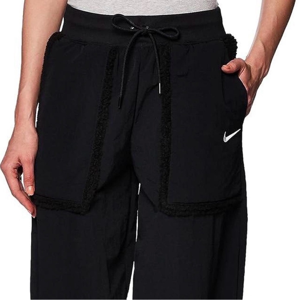 Nike Sportswear Essential Woven High Waisted Pants - Picture 2 of 8